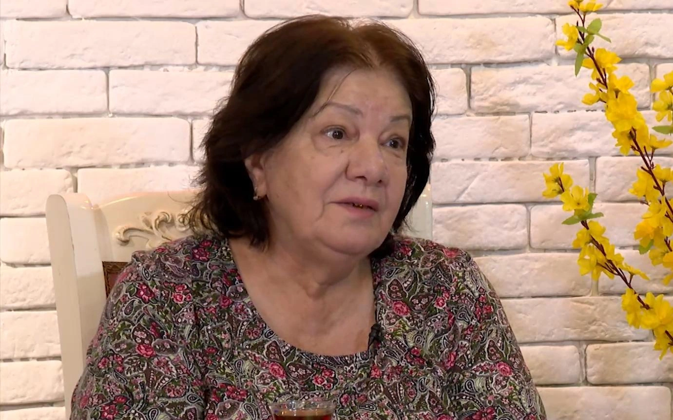 “Atam məzar daşlarına şeir yazırdı, deyirdi ki, mən öləndən sonra da siz çörək tapacaqsız, amma..”-FOTO+ÖZƏL