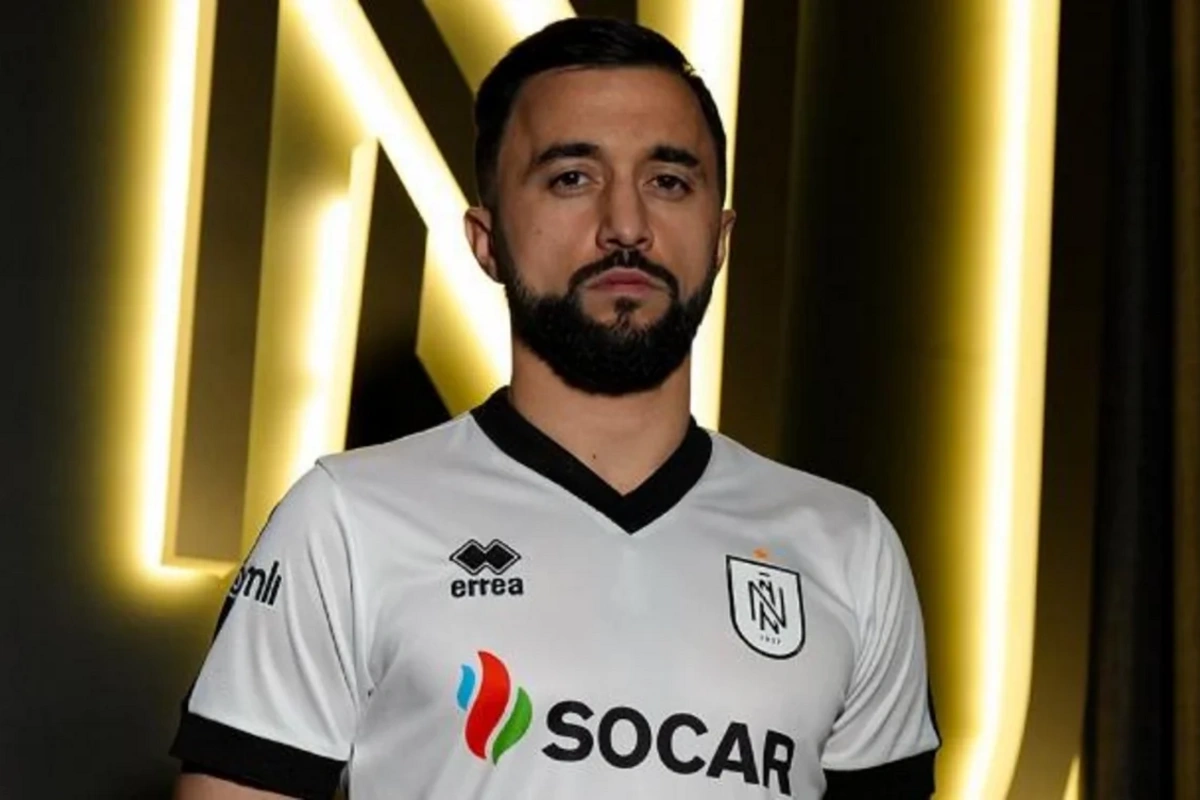 "Neftçi" Elvin Camalovla müqavilənin müddətini uzadıb