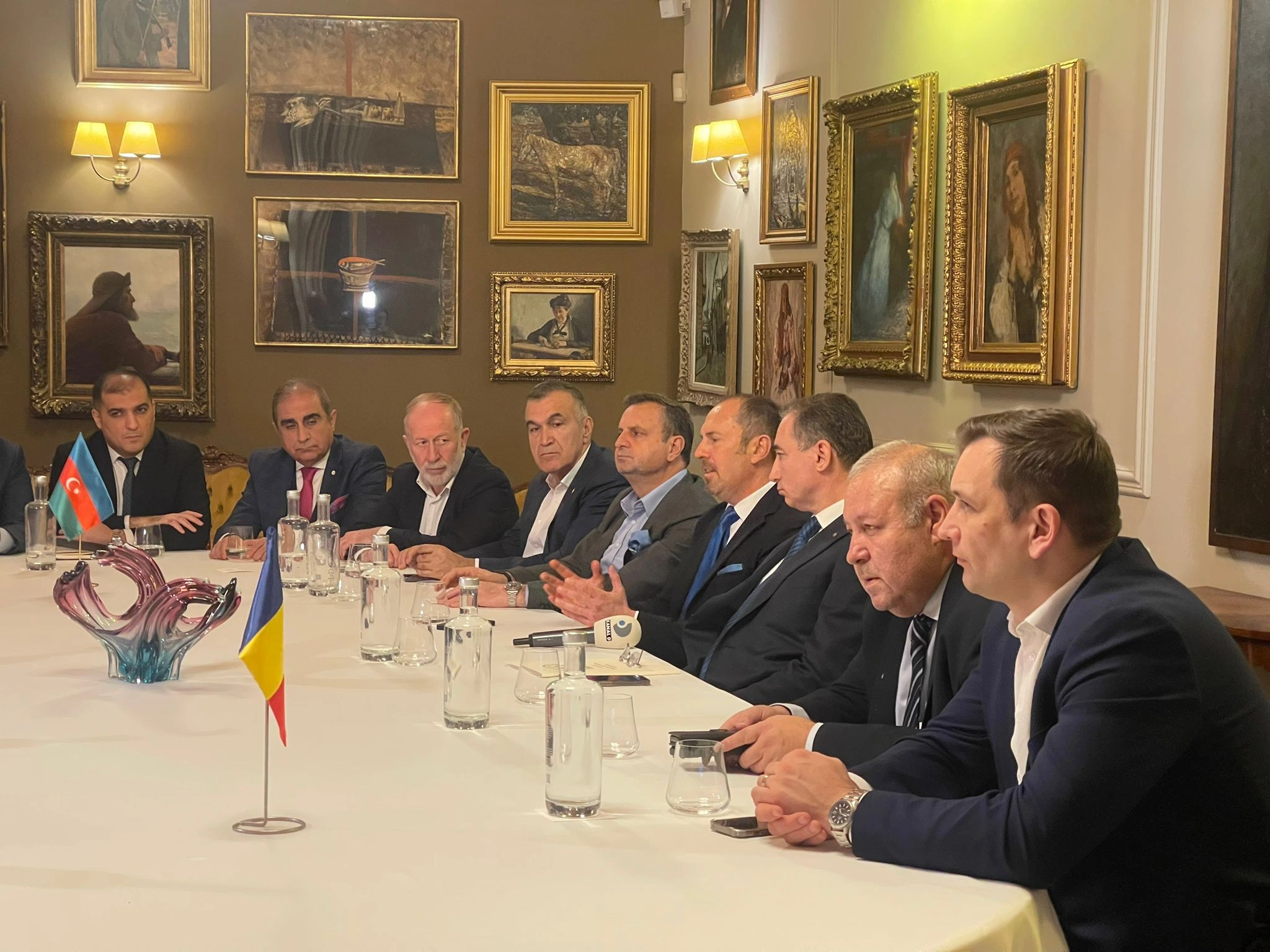 Ümummilli liderin xatirəsi Buxarestdə yad edildi - FOTOLAR