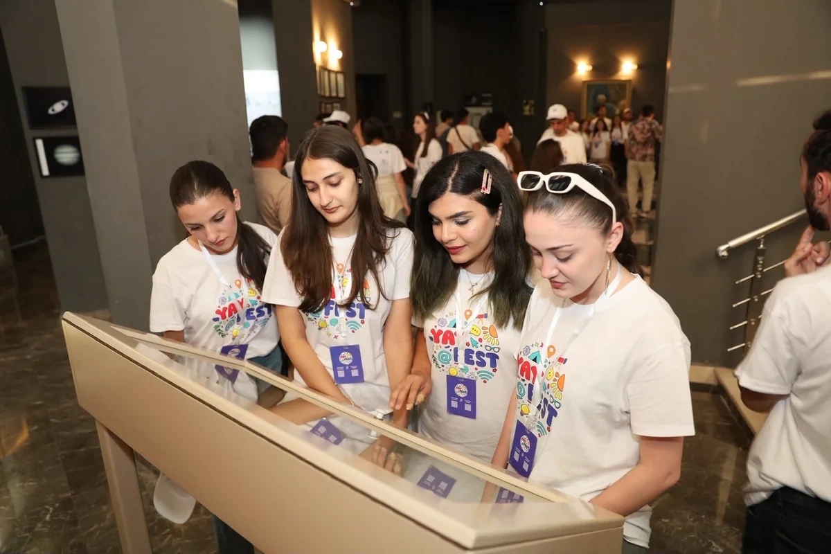 "Yay Fest 2026"nın iştirakçıları müasir şəhərlər və texnologiyalar barədə məlumatlandırılıb - FOTO