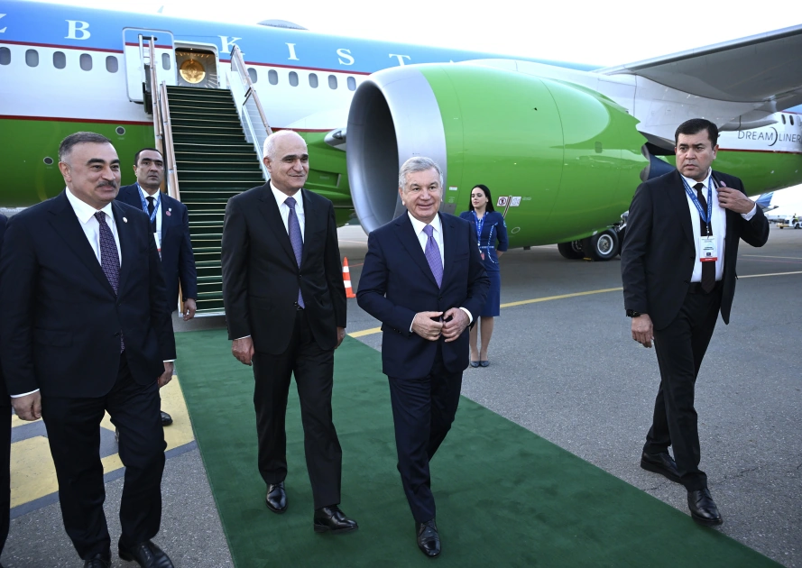Özbəkistan Prezidenti Azərbaycana səfərə gəlib - FOTO