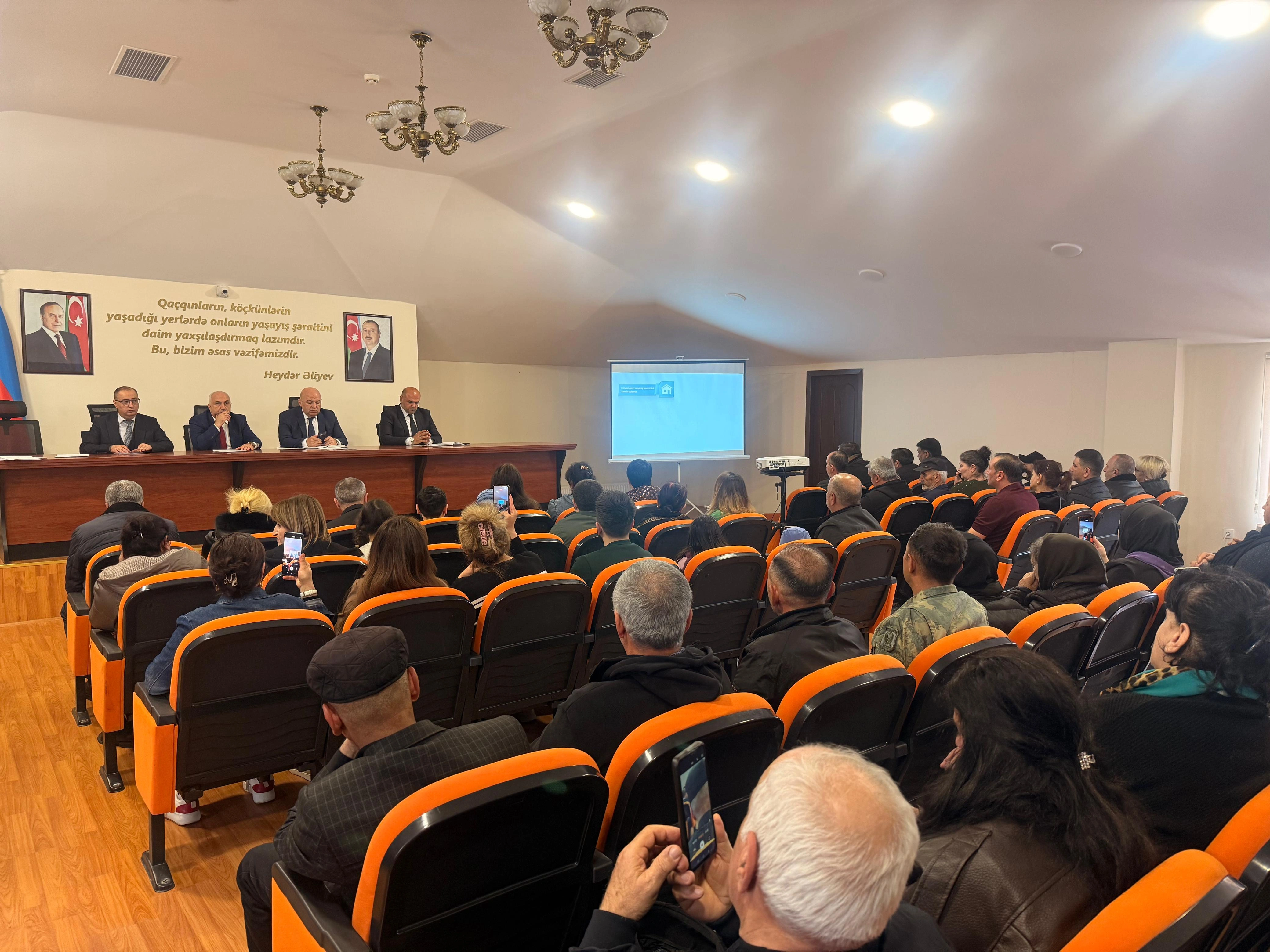 Ağdam şəhərinin sakinləri sosial müdafiə tədbirləri və mina təhlükəsi ilə bağlı maarifləndirilib - FOTO