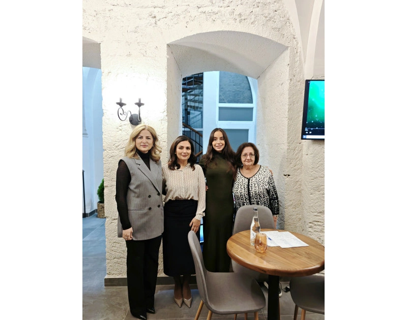 Leyla Əliyeva “YAŞA” Mərkəzində yaşlı nəslin nümayəndələri ilə görüşüb - FOTO