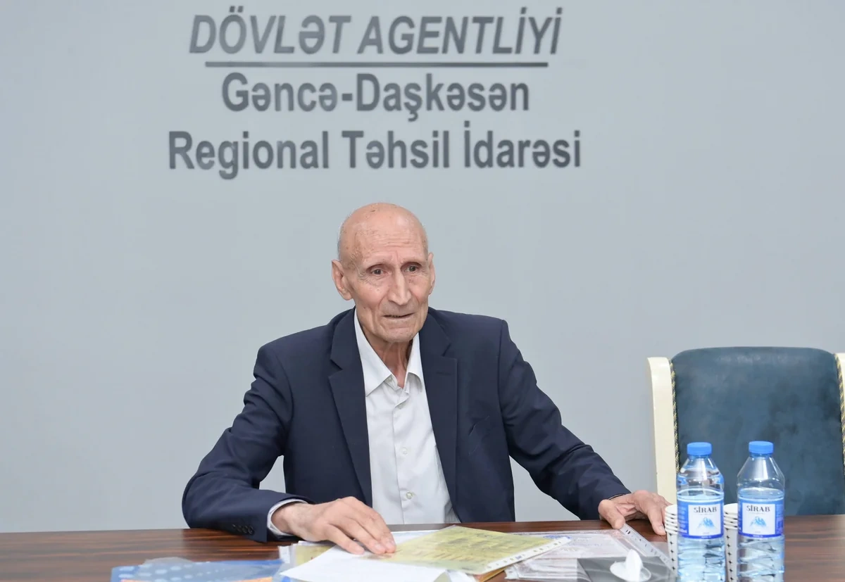 Emin Əmrullayev Gəncədə vətəndaşları qəbul etdi - FOTO