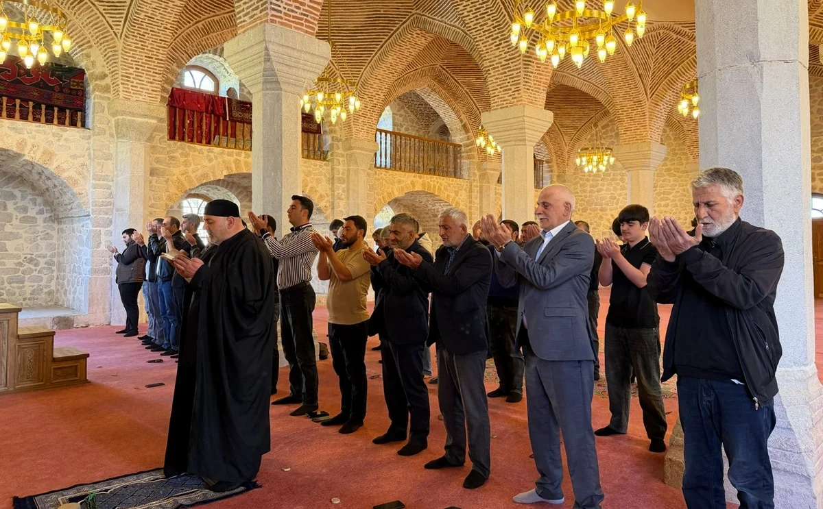 Şuşada bayram namazı qılındı - FOTO