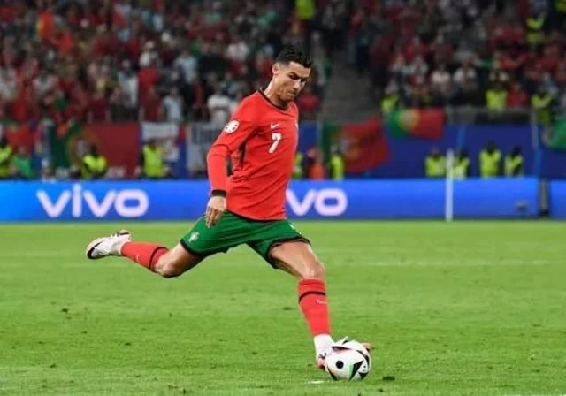Messi millidən qələbə ilə ayrıldı, Ronaldunun 7 nömrəli forması əlindən alındı