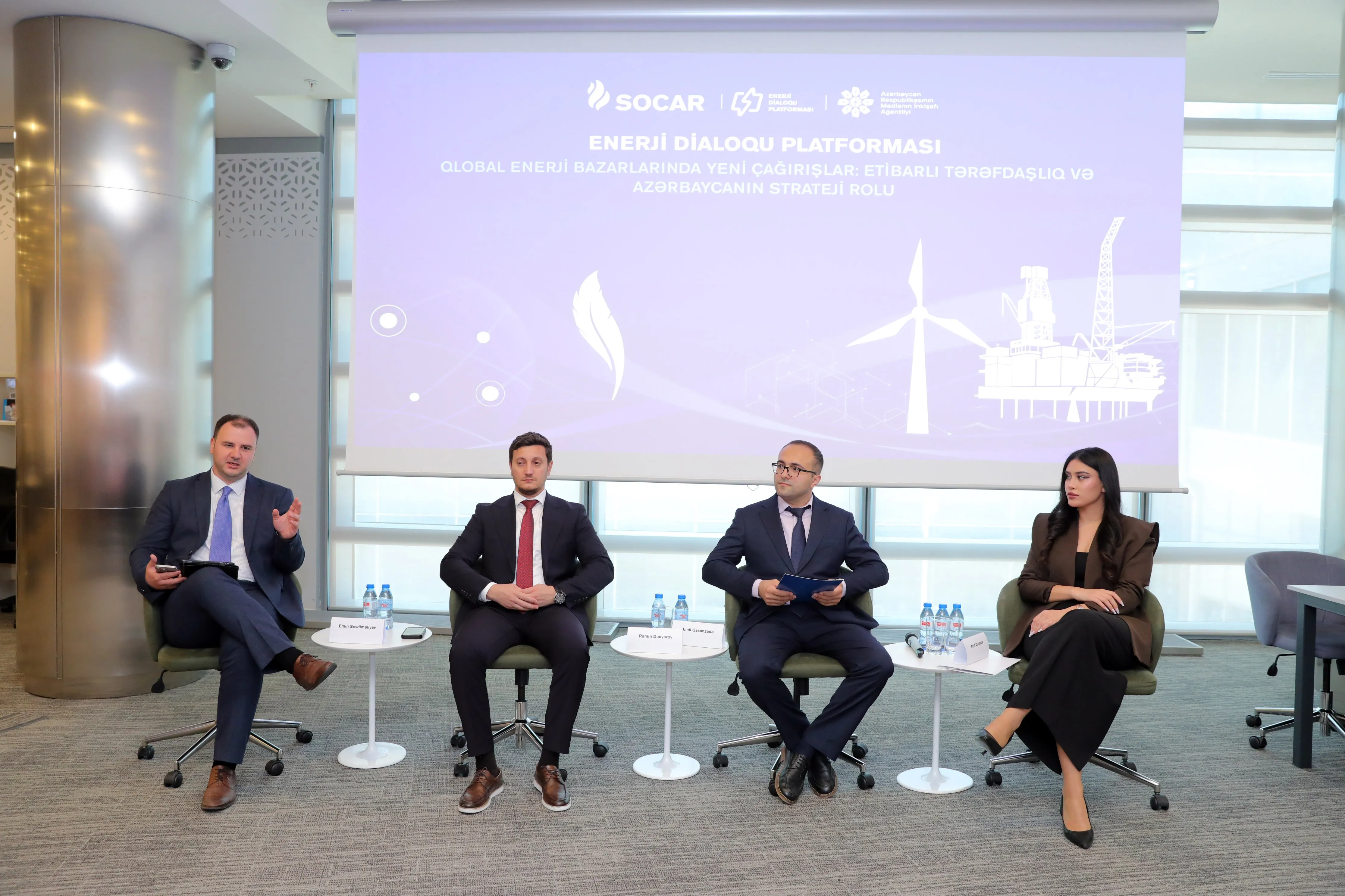 SOCAR-ın Baş ofisində gənc media nümayəndələri üçün növbəti məlumatlandırma sessiyası təşkil olunub - FOTO