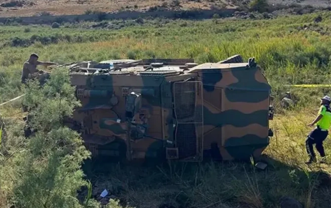 Türkiyədə hərbi maşın aşıb, ölən və yaralananlar var