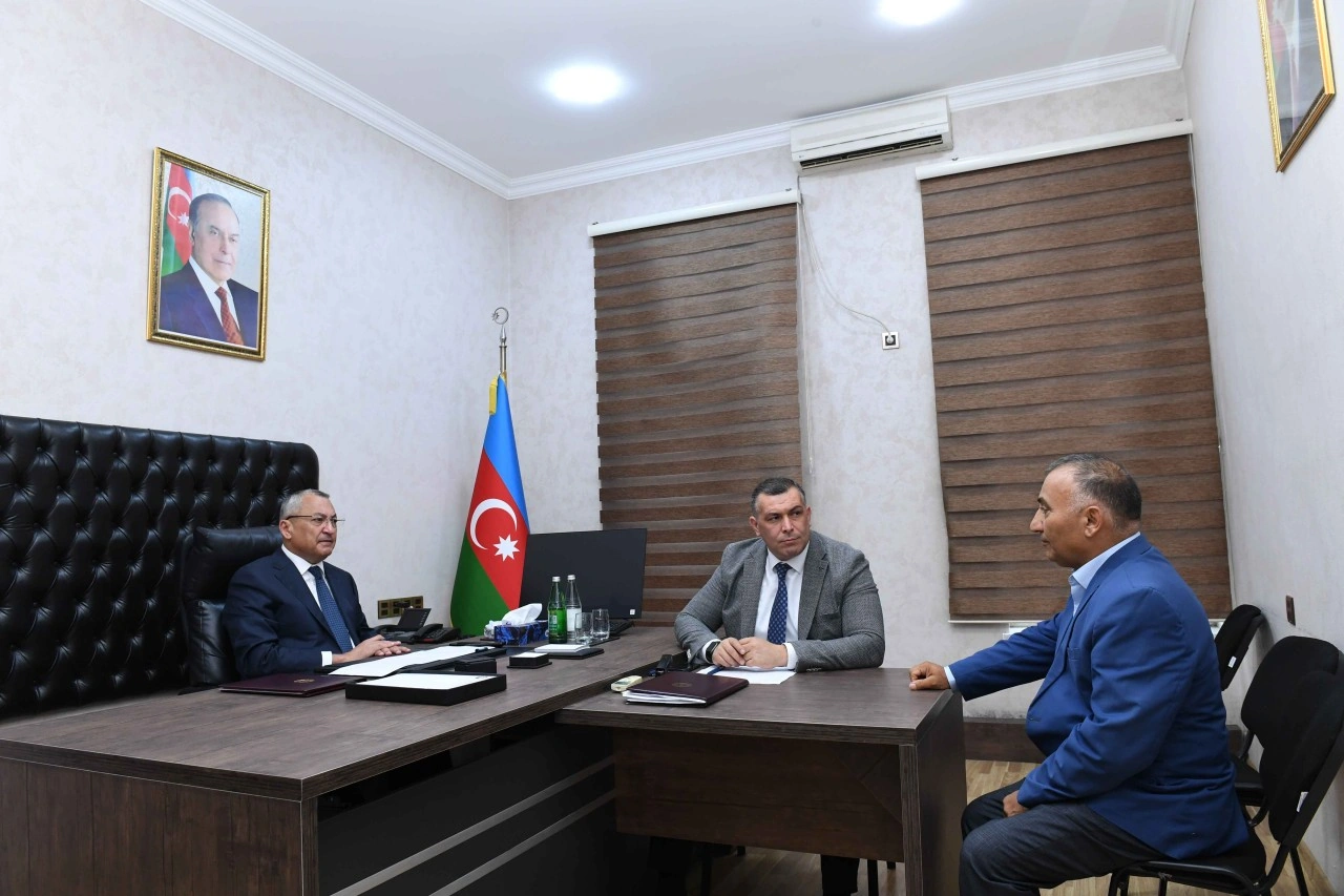 Rövşən Rzayev vətəndaşların növbəti qəbulunu keçirib - FOTOLAR