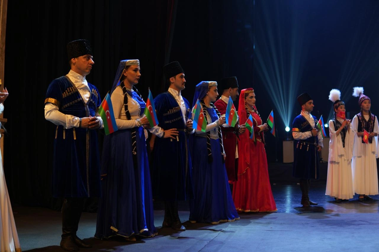 XV Beynəlxalq İpək Yolu Musiqi Festivalı təntənəli bağlanış konserti ilə yekunlaşıb - FOTO