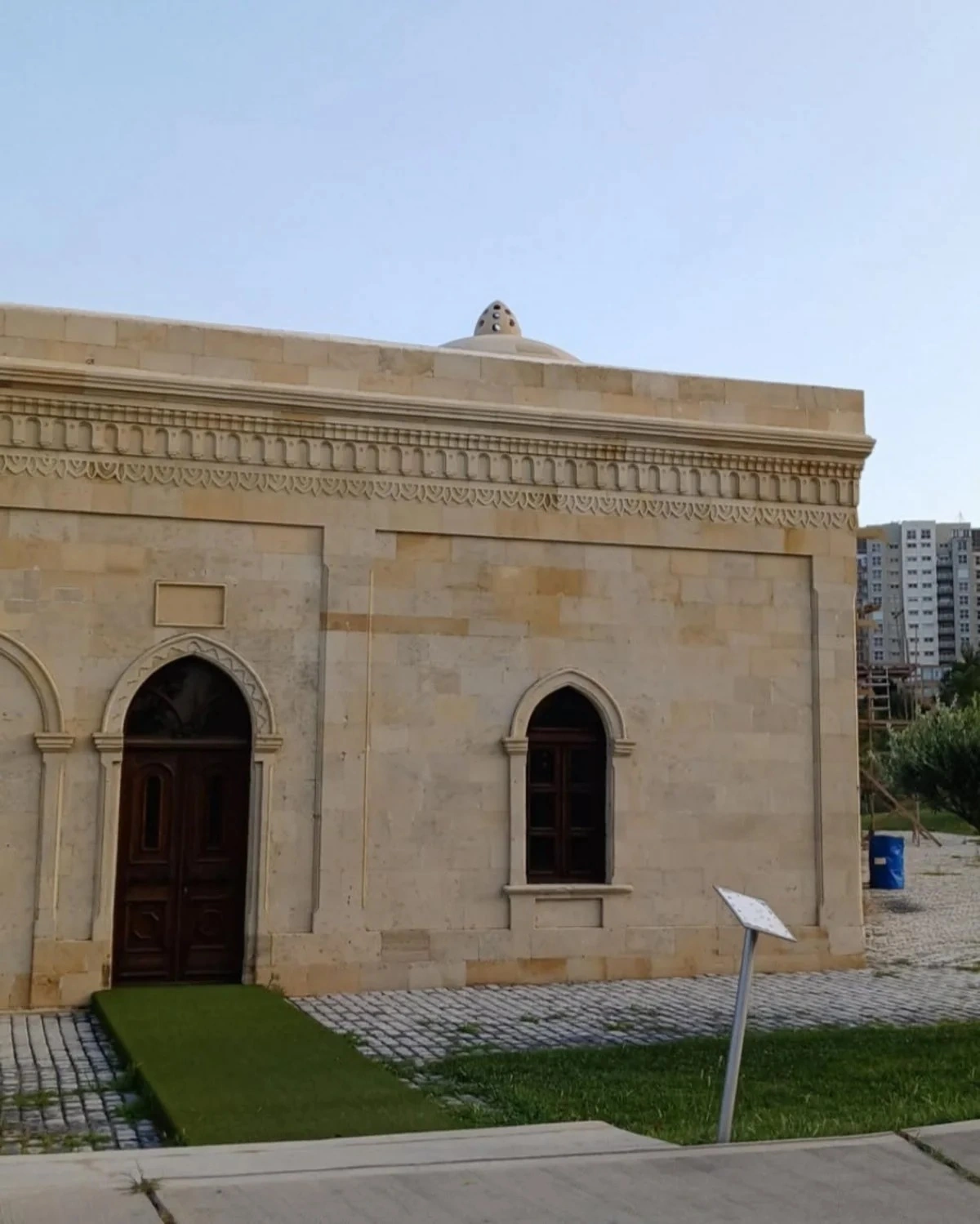 “Təndir hamamı”nın məlumat lövhəsi sökülüb? - FOTOLAR