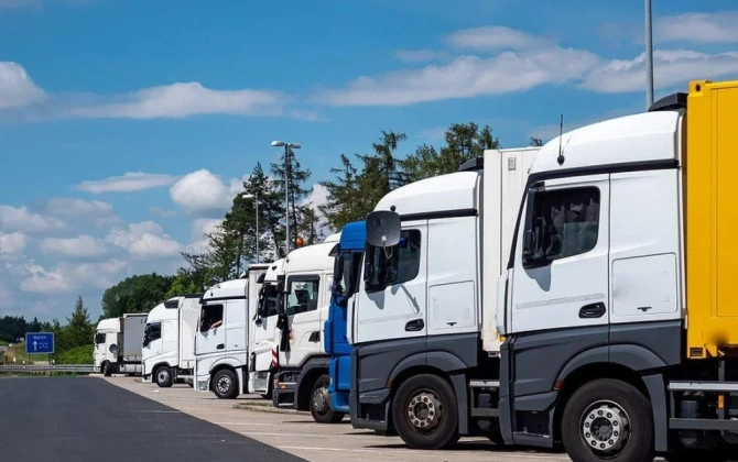 Azərbaycan Slovakiyadan yük avtomobillərinin idxalını bərpa edib