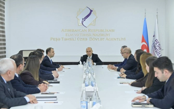 Peşə Təhsili üzrə Dövlət Agentliyinin yeni direktoru kollektivə təqdim olunub