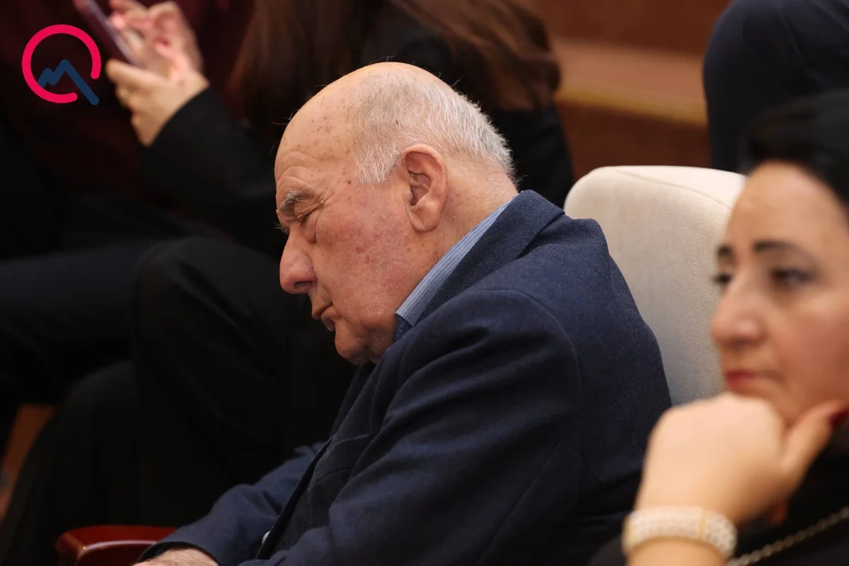 AMEA-da "gərgin" iclas: "Yatmışları razı deyiləm kimsə oyatsın..." - FOTOREPORTAJ