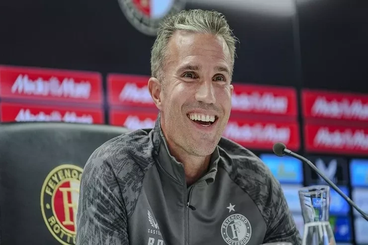 Robin van Persi "Feyenoord"dan uzaqlaşdırıldı