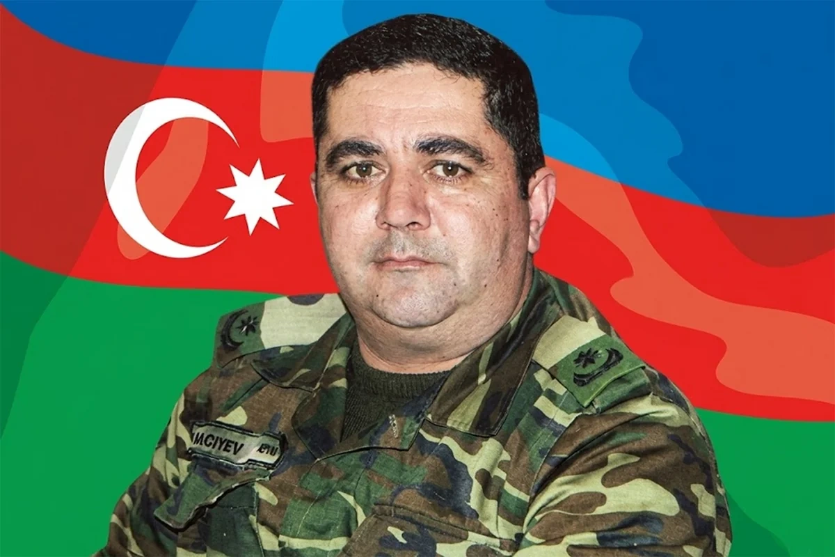 Şəhid mayorun SON FOTOSU: "Qapıdan çıxırdı, birdən geri qayıtdı və alnımdan öpdü"