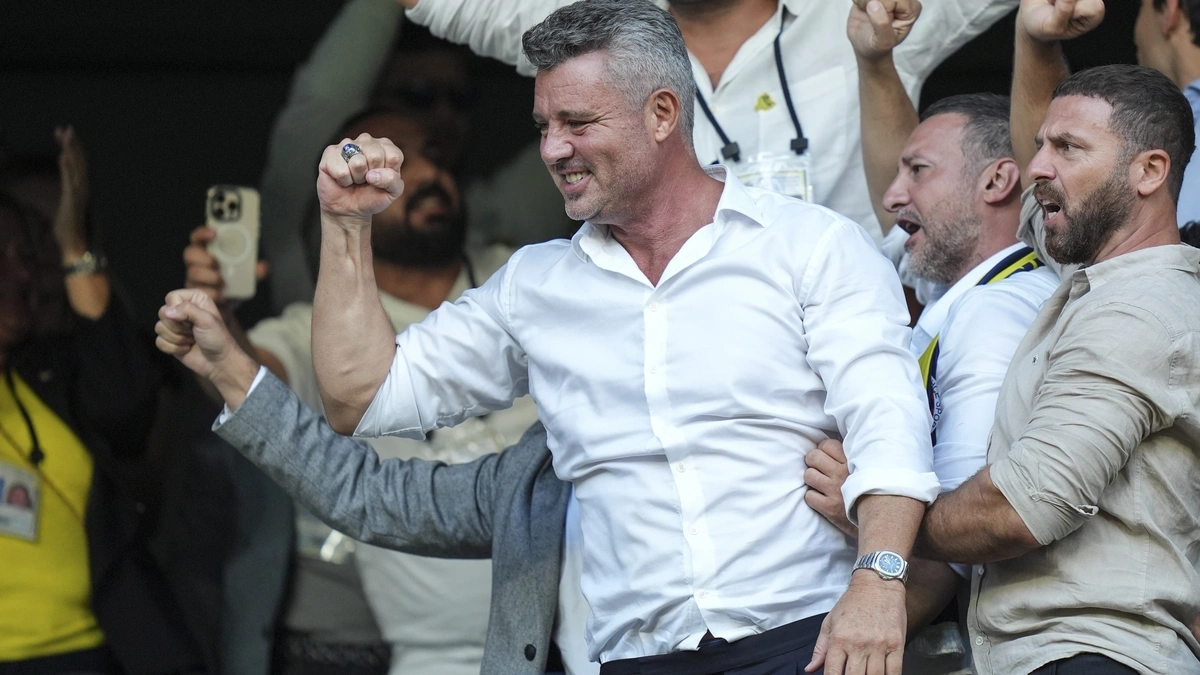 "Fənərbağça"nın prezidenti Sadettin Saran yenidən narkotik testindən keçir