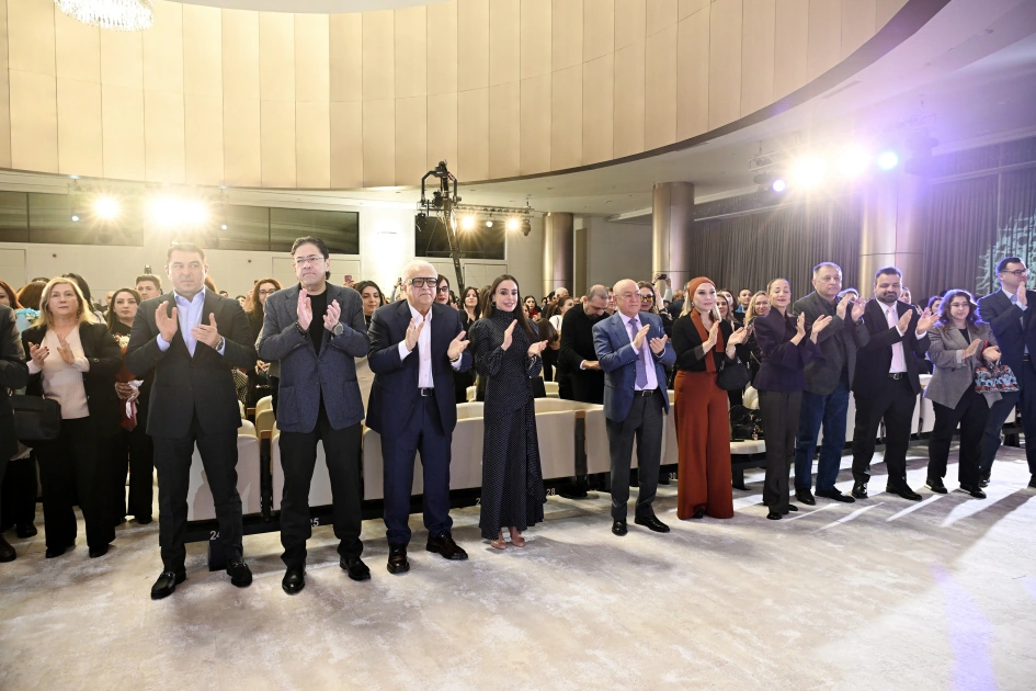 Leyla Əliyeva “Qış nağılı”nın açılışında - Fotolar