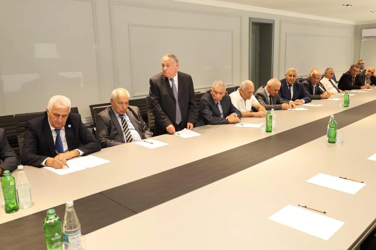 Yevlax və Ucarda ağsaqqalların hesabat-seçki konfransları keçirilib - FOTOLAR