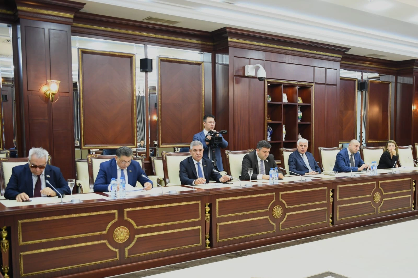 İqtisadi siyasət, sənaye və sahibkarlıq komitəsinin iclası keçirilib - FOTOLAR