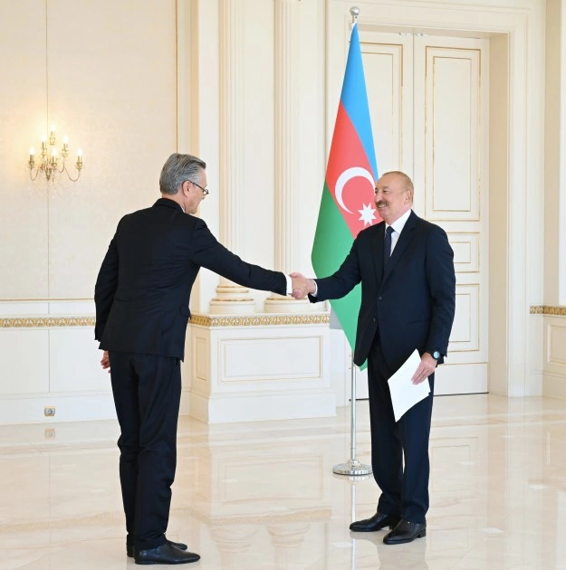 İlham Əliyev Almaniya səfirinin etimadnaməsini qəbul etdi - FOTOLAR