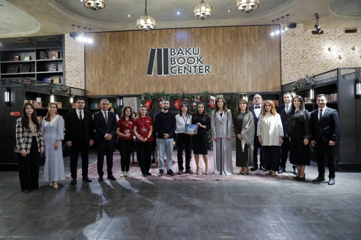 Bakı Kitab Mərkəzində SOCAR-ın dəstəyi ilə hazırlanmış "Qara qızılın sirri" adlı kitabın təqdimatı keçirilib - FOTO