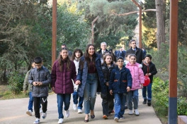 Leyla Əliyeva, Arzu Əliyeva və Alena Əliyeva Bakı şəhəri 5 nömrəli internat tipli xüsusi ümumtəhsil məktəbində olublar - FOTO