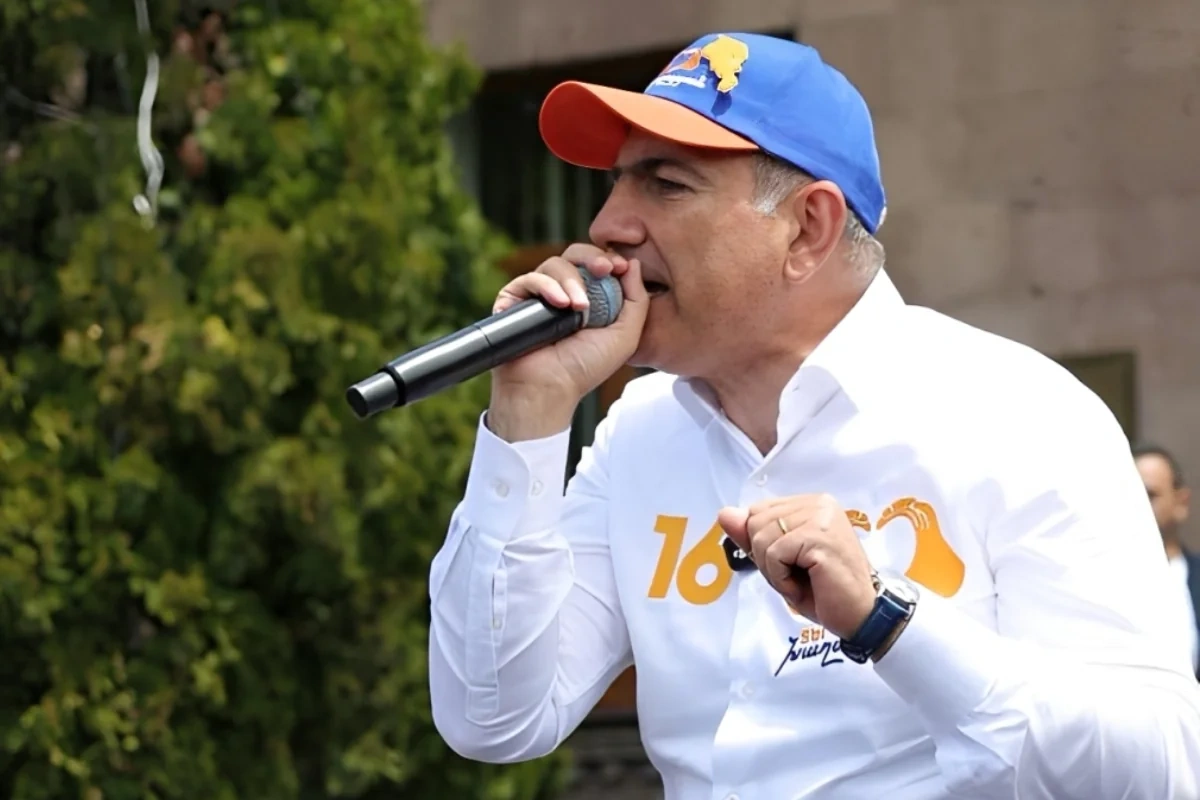 Paşinyan: "Ermənistan hər iki istiqaməti paralel inkişaf etdirəcək"
