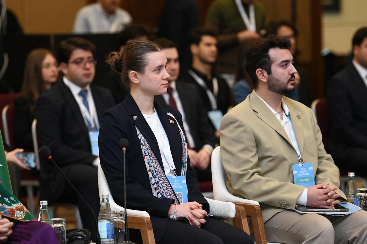 Bakıda ilk dəfə D-8 Gənclər Dialoqu keçirilir - FOTOLAR