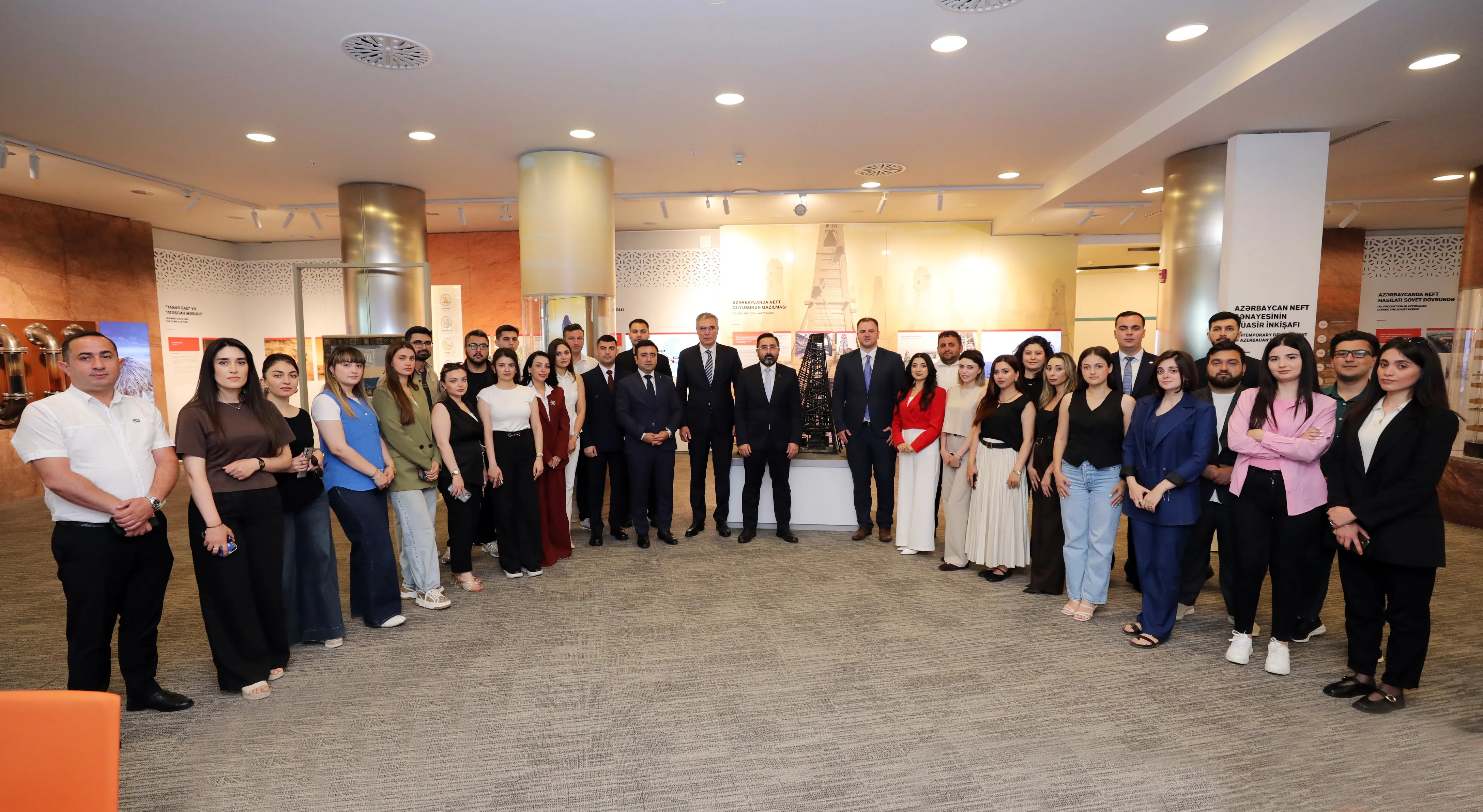 SOCAR-ın Baş ofisində gənc media nümayəndələri üçün növbəti məlumatlandırma sessiyası təşkil olunub - FOTO