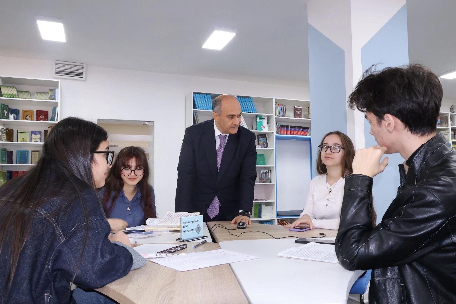 BSU-da abituriyentlər üçün fürsət: maarifləndirici infoturlar başlayıb - FOTO