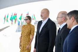 Prezident Naxçıvanda “Şəms 1” və “Qərbi Üfüq” Günəş Elektrik stansiyalarında görülən işlərlə tanış olub - FOTO