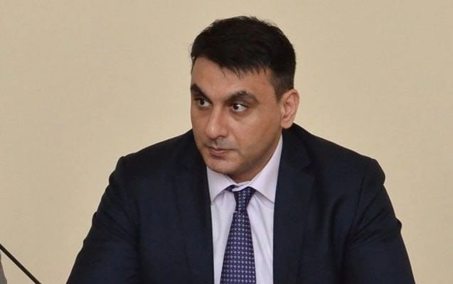 Nazir rektorun oğlunu işdən çıxardı - FOTO