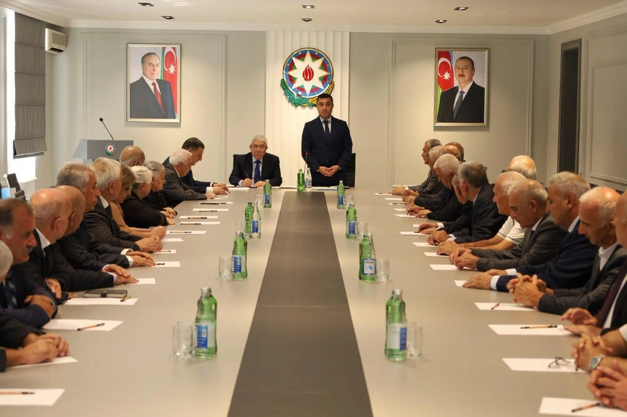 Yevlax və Ucarda ağsaqqalların hesabat-seçki konfransları keçirilib - FOTOLAR