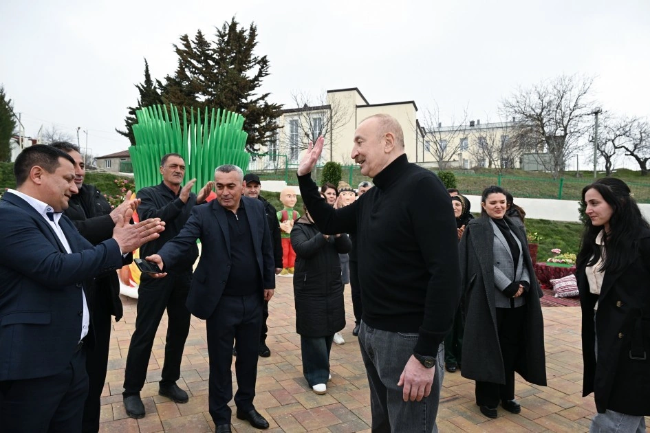 Prezident Xocavəndin Xanoba kəndində fərdi evlərin və infrastrukturun bərpa işləri ilə tanış olub - FOTO - YENİLƏNİB