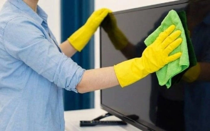 Televizoru belə silənlər diqqətli olsun: Ekrana zərər verə bilərsiniz