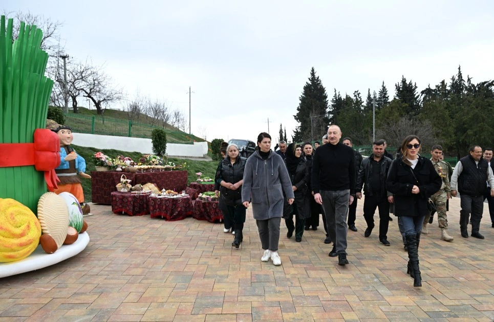 Prezident Xocavəndin Xanoba kəndində fərdi evlərin və infrastrukturun bərpa işləri ilə tanış olub - FOTO - YENİLƏNİB
