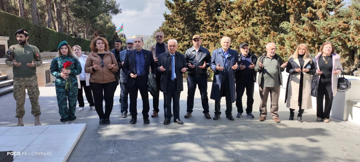 Əsrin faciəsi - mart soyqırımı: Azad Vətən Partiyası Şəhidlər xiyabanını ziyarət etdi - FOTOLAR