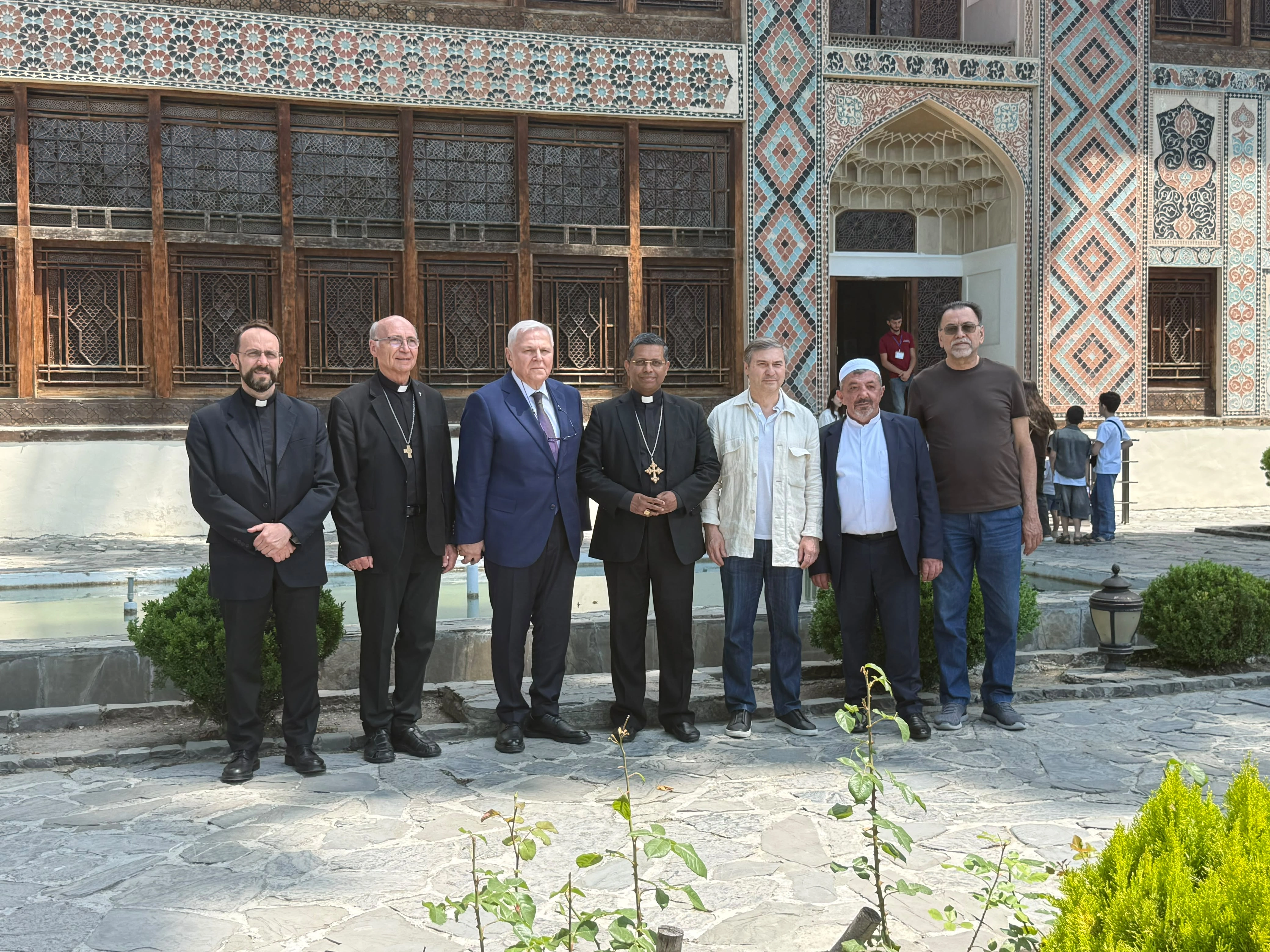Kardinal Corc Kuvakad Şəkiyə səfər edib - FOTO