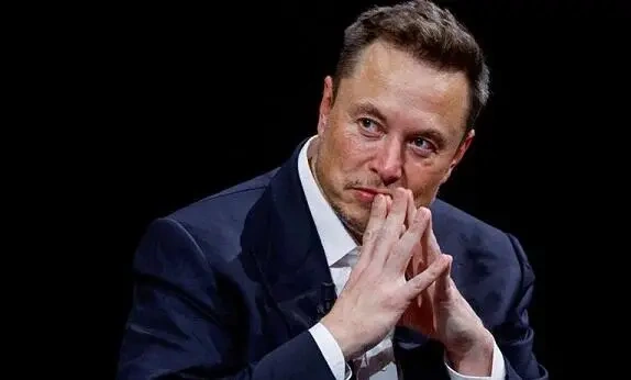 İlon Mask: “Süni intellekt beş ilə bütün bəşəriyyətin zəkasını üstələyə bilər”