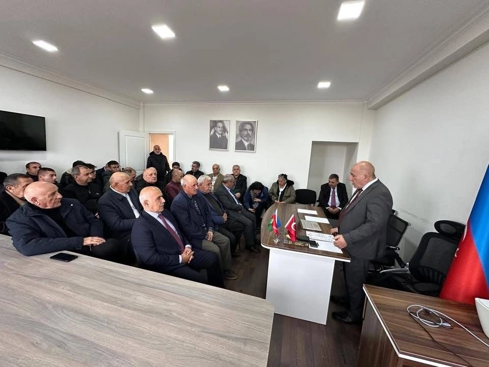 Pənah Hüseyn İSTEFA VERDİ: AXP-yə yeni rəhbər seçildi - FOTO