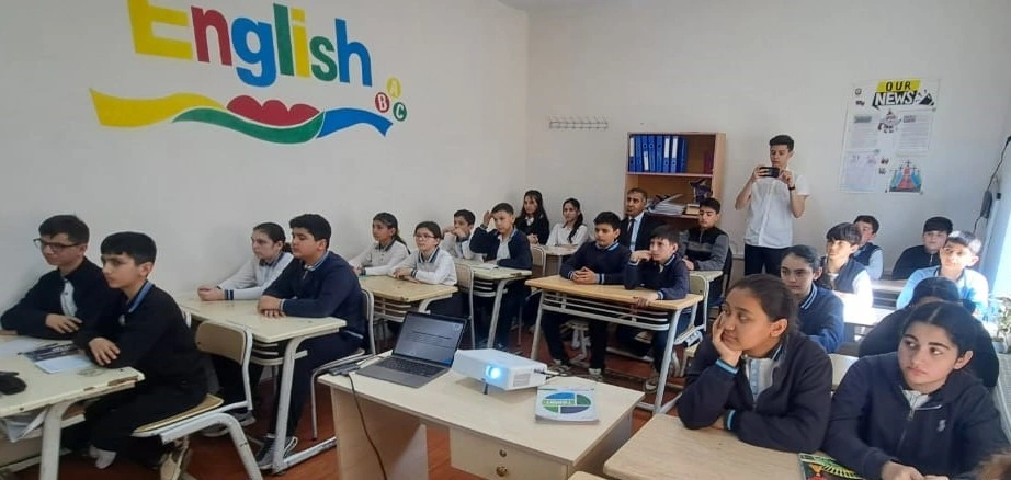 Şagirdlərlə olimpiada qalibinin görüşü təşkil edilib - FOTO