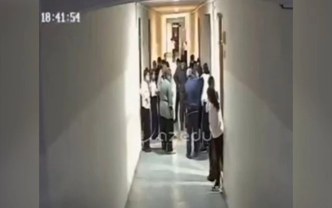 Boğazında çörək qalan şagirdi belə xilas etdilər - Anbaan görüntülər