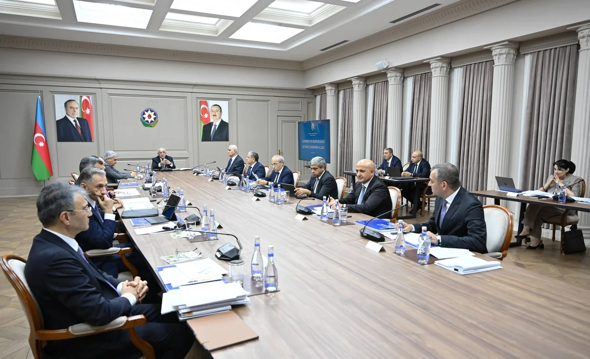 İqtisadi Şuranın iclası keçirilib