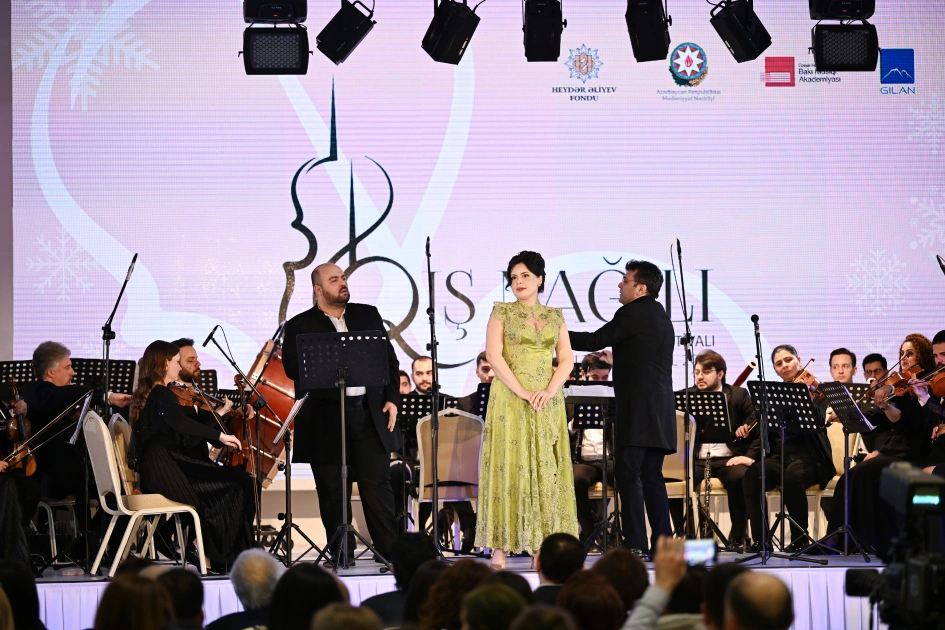 Leyla Əliyeva “Qış nağılı”nın açılışında - Fotolar
