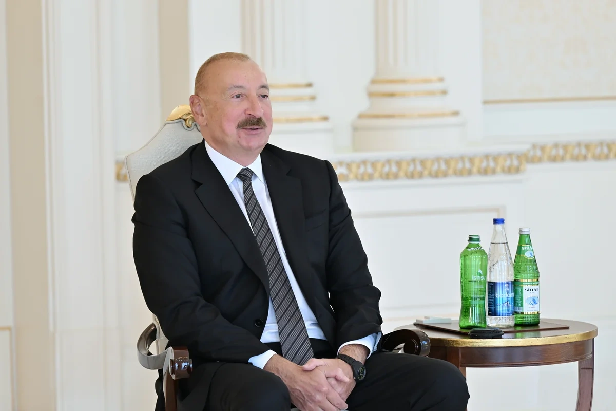 İlham Əliyev Böyük Britaniyanın yeni səfirinin etimadnaməsini qəbul etdi - FOTO
