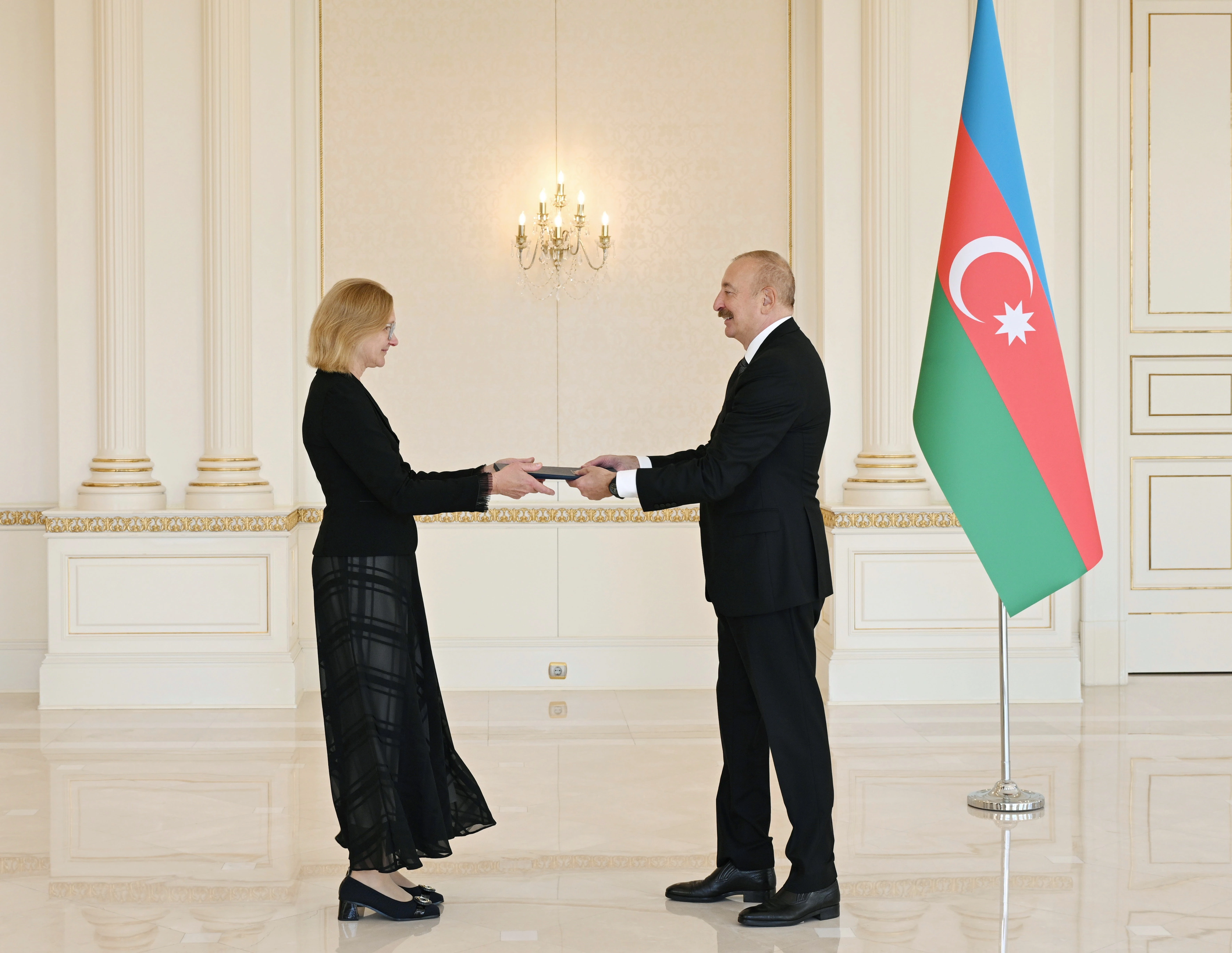 İlham Əliyev Estoniyanın Azərbaycanda yeni təyin olunmuş səfirini qəbul etdi - FOTO