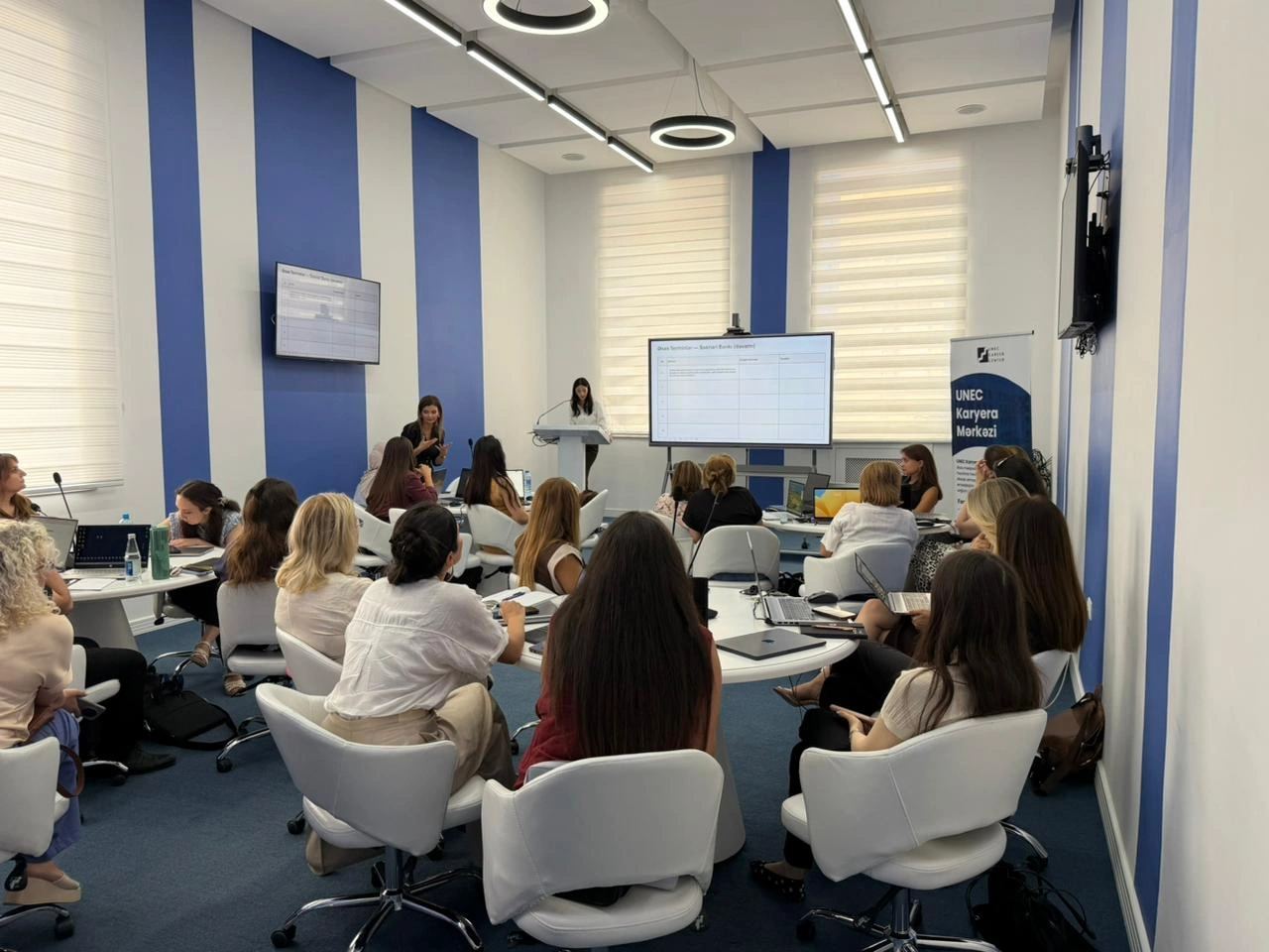 UNEC-də İsrailin süni intellekt üzrə mütəxəssisləri tərəfindən təlimçilərin təliminə start verilib - FOTO