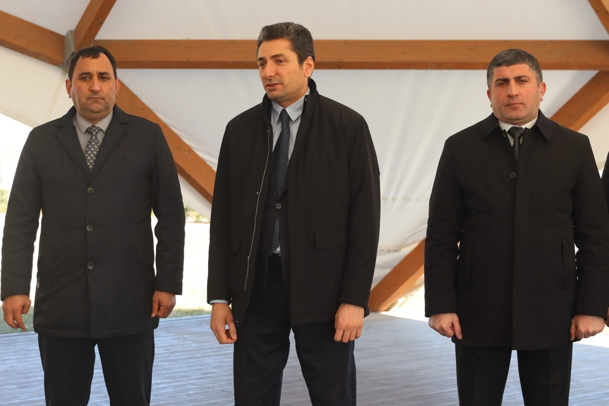 Köç karvanları Xankəndi, Xocalı və Ağdərəyə çatıblar: Açarlar təqdim olunub - FOTO