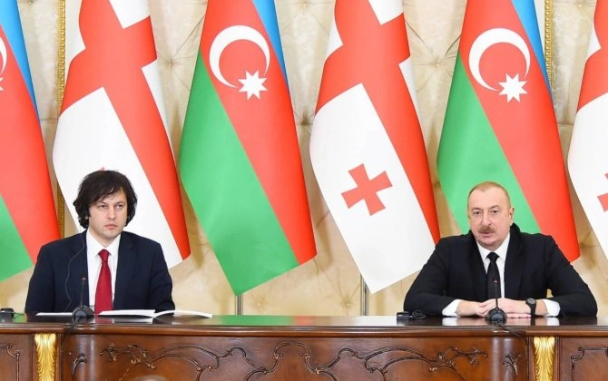 İlham Əliyev İrakli Kobaxidzeyə başsağlığı verdi